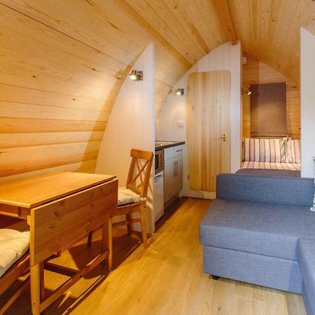Lupin Glamping Pod Hotel Челтнъм Екстериор снимка
