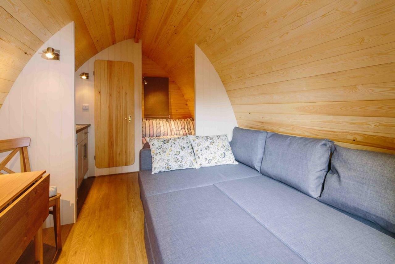 Lupin Glamping Pod Hotel Челтнъм Екстериор снимка
