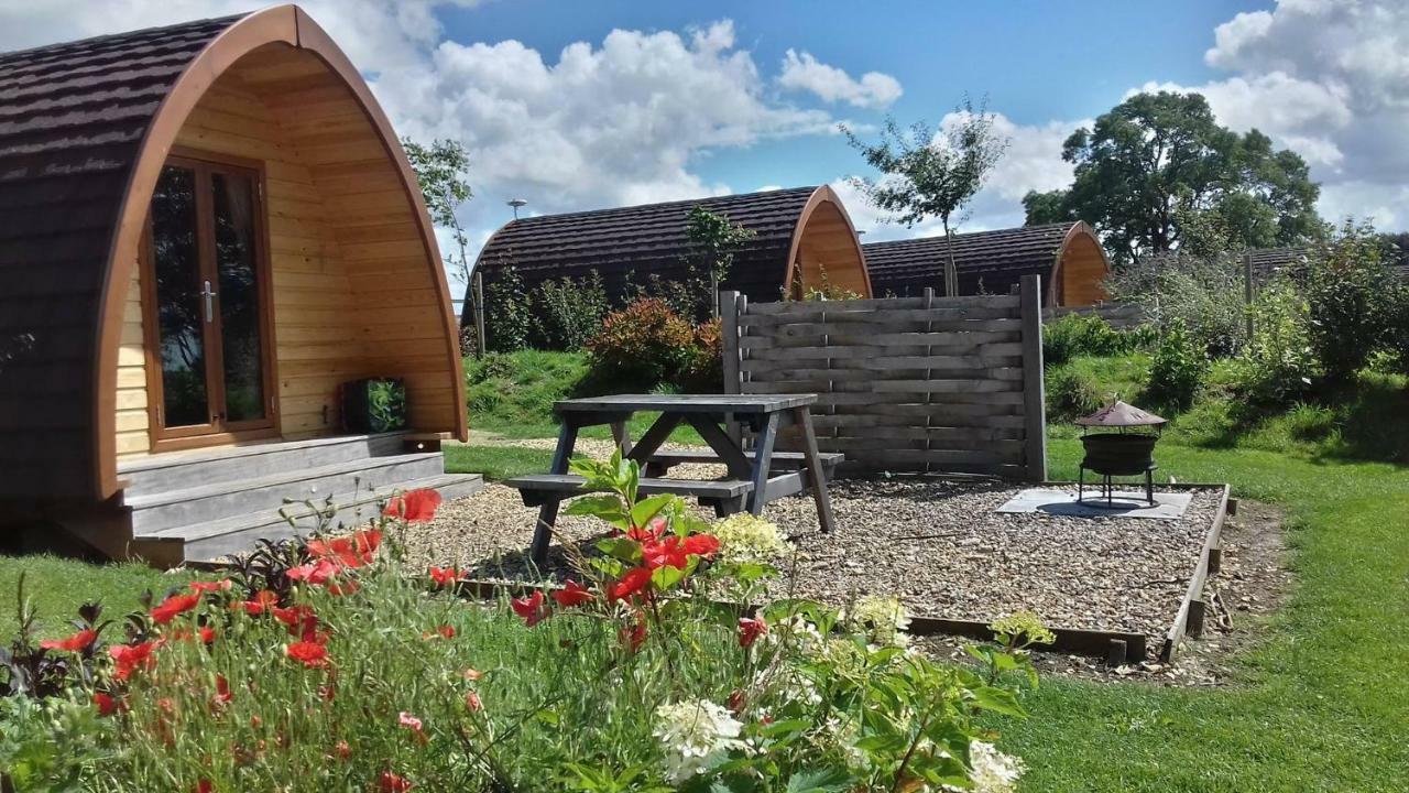 Lupin Glamping Pod Hotel Челтнъм Екстериор снимка